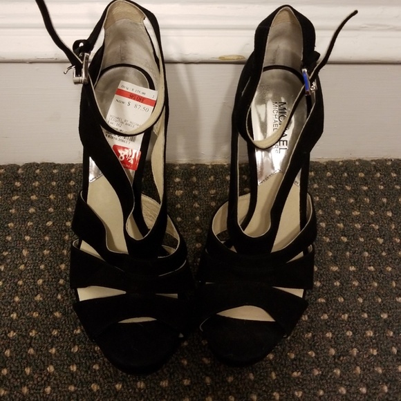 Michael Kors Leighton Heel - Picture 3 of 3